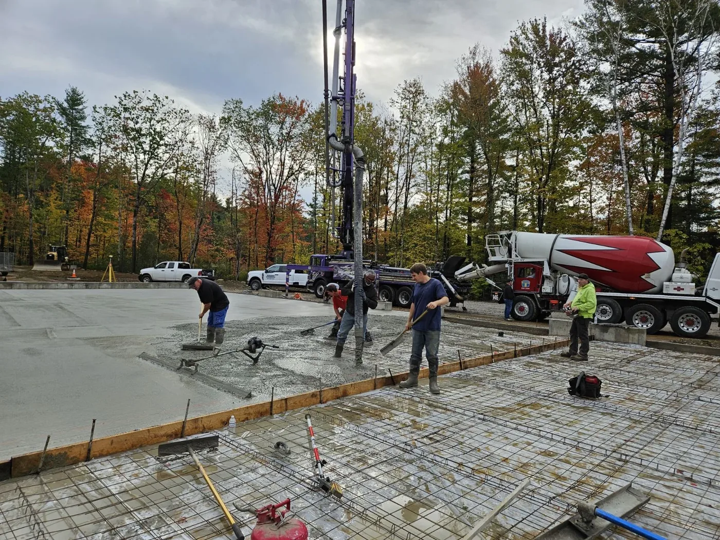 Bernard Concrete crew placing and finishing a reinforced slab